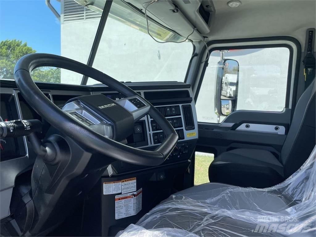 Mack PI64T Trekkvogner