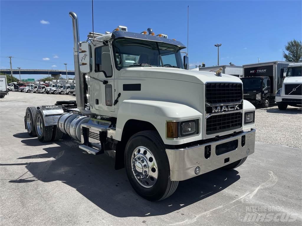 Mack PI64T Trekkvogner