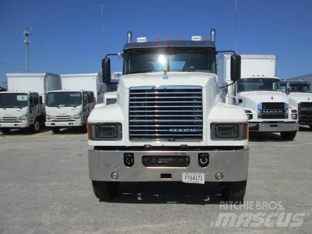 Mack PI64T Trekkvogner