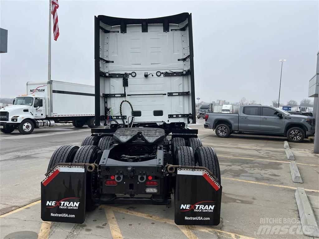 Volvo NEW VNL860 Trekkvogner