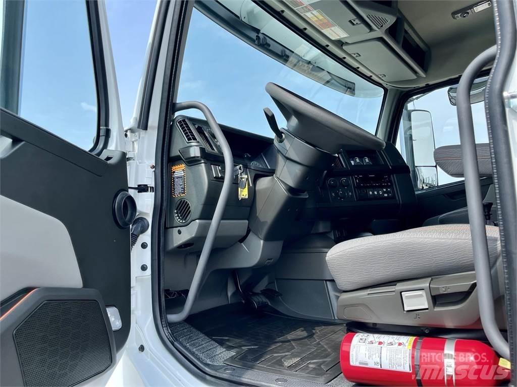 Volvo VHD64F300 Tippbil