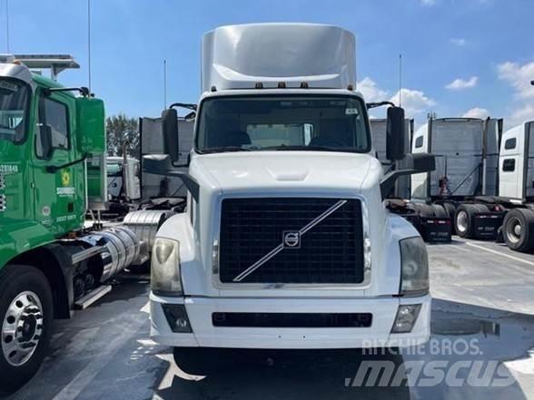Volvo VNL42T Trekkvogner