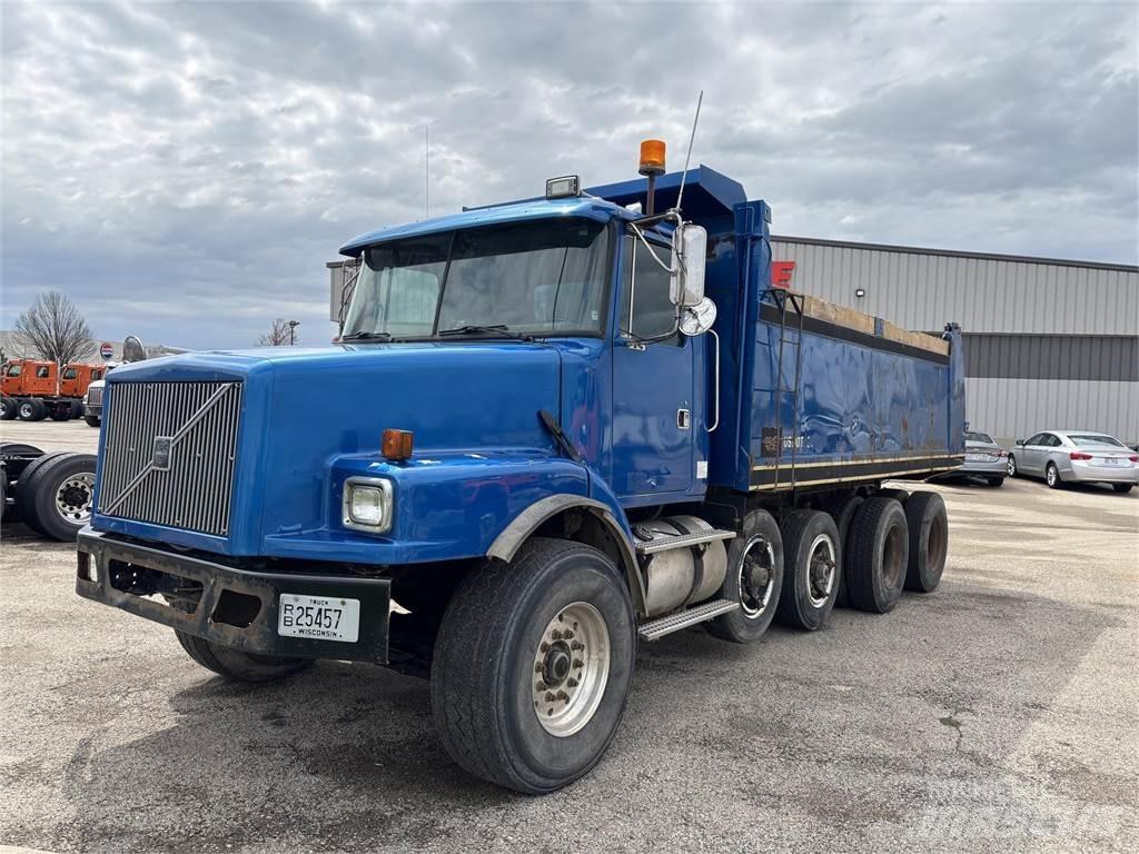 Volvo WG64T Tippbil