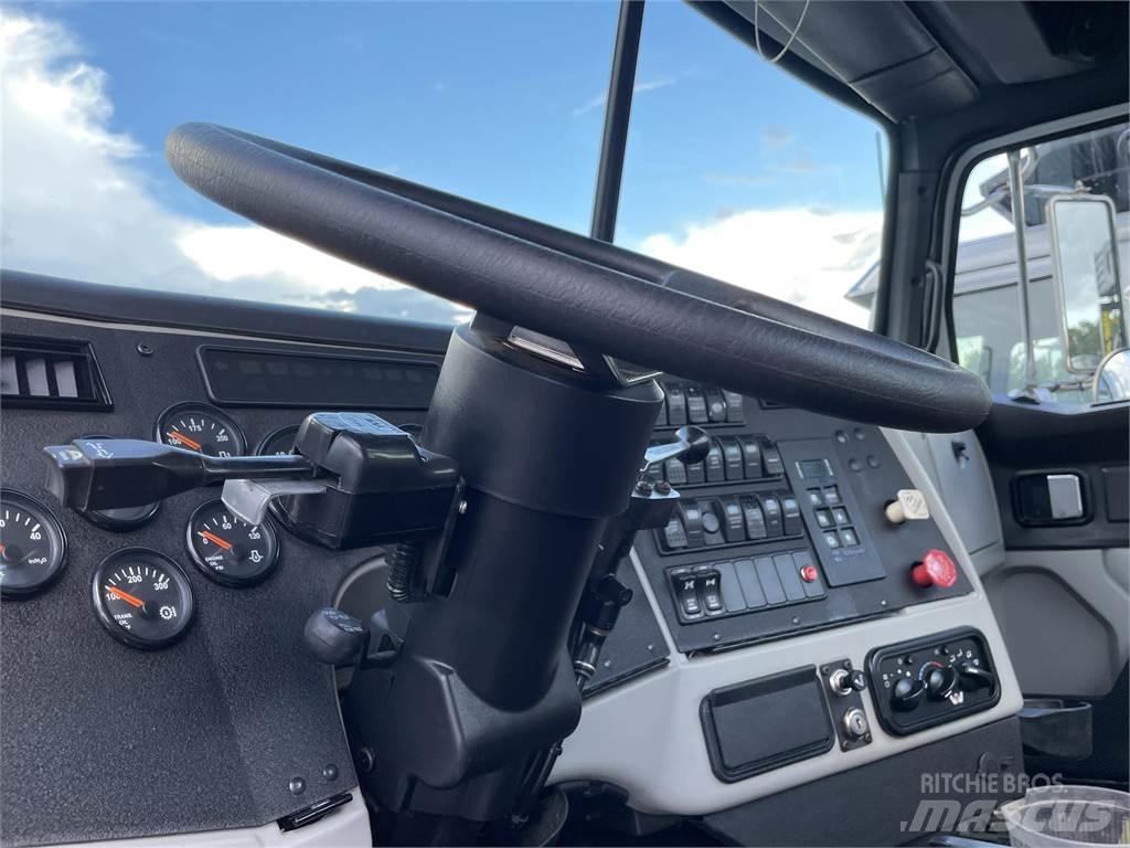 Wstar 4700SB Andre lastebiler