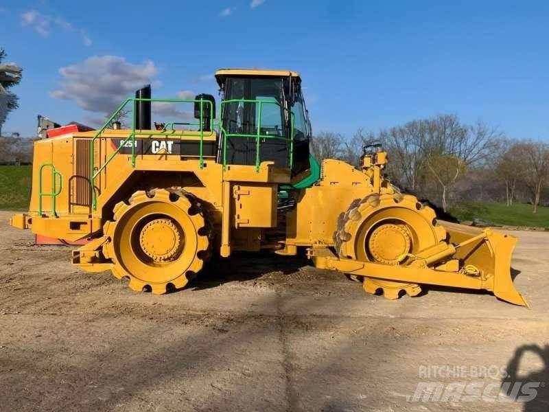 CAT 825H Avfallspresser
