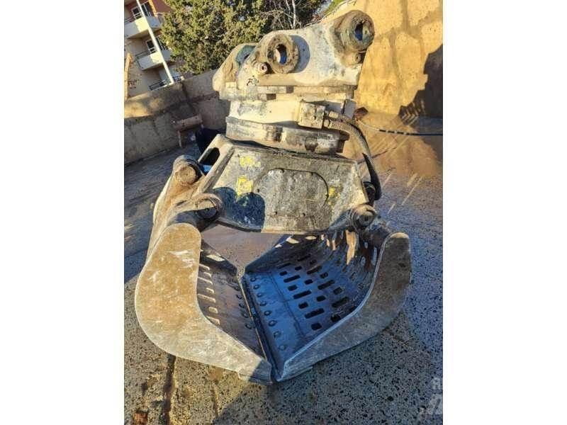 CAT MH3022 Gravemaskiner for avfallshåndtering