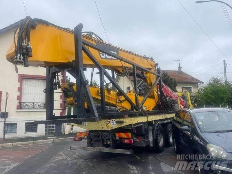 JCB JS360 Gravemaskiner for riving