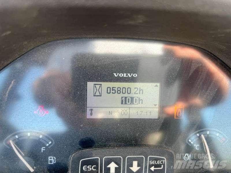 Volvo BL71B Traktorgravere