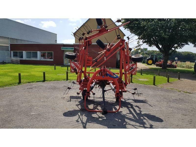 Kuhn GF7802 Raker og høyvendere