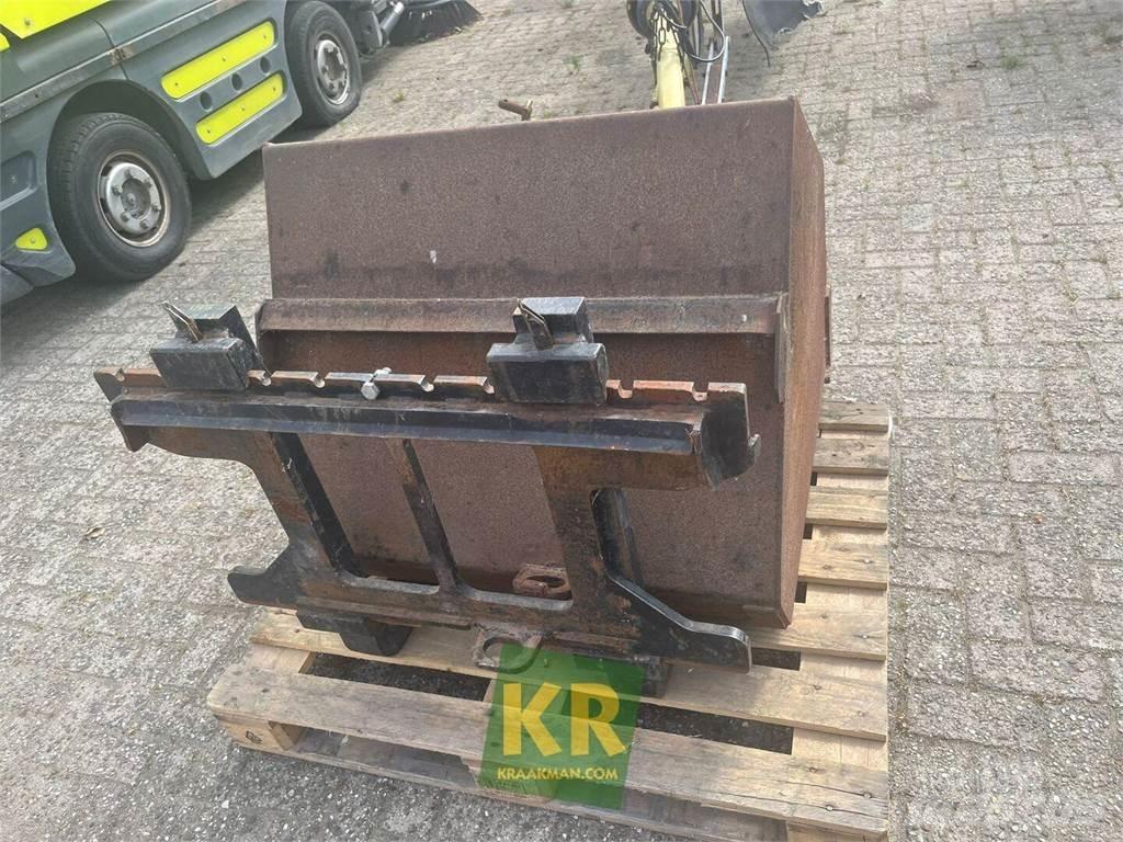 GiANT D332 Frontlastere og graveredskap