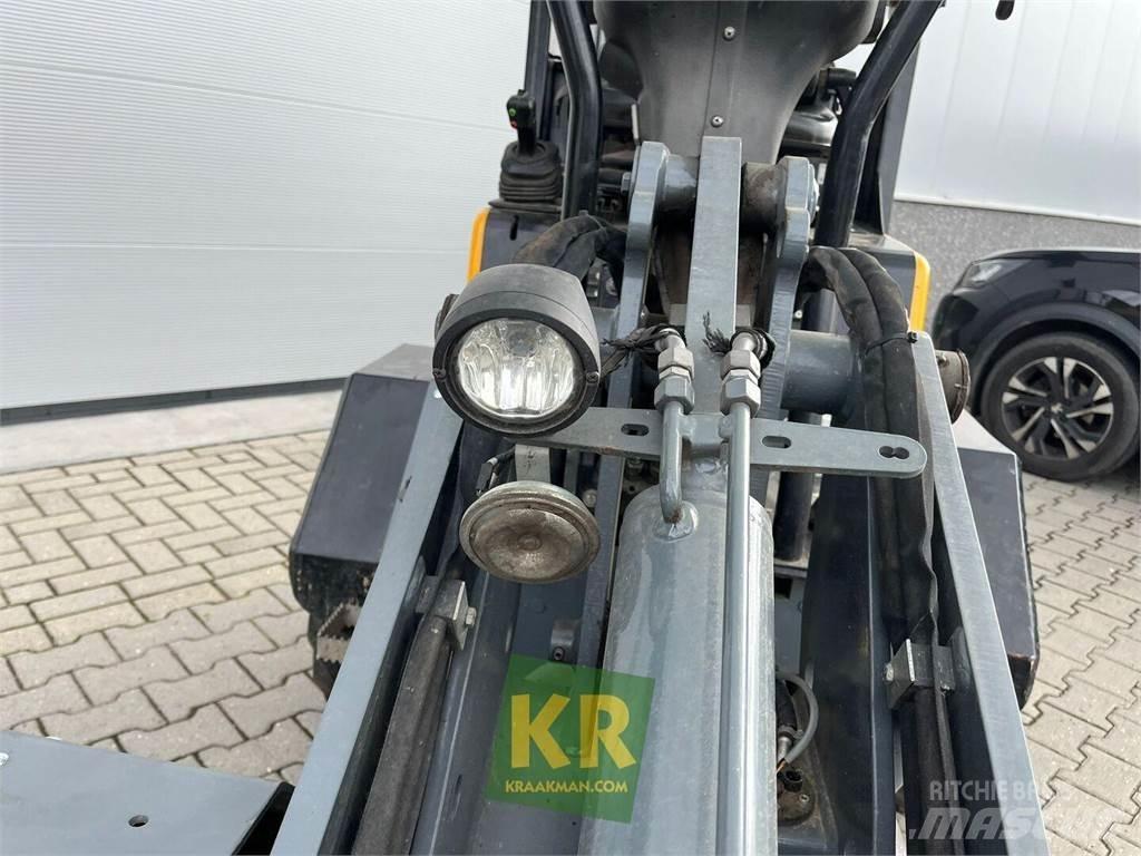 GiANT D332 Frontlastere og graveredskap