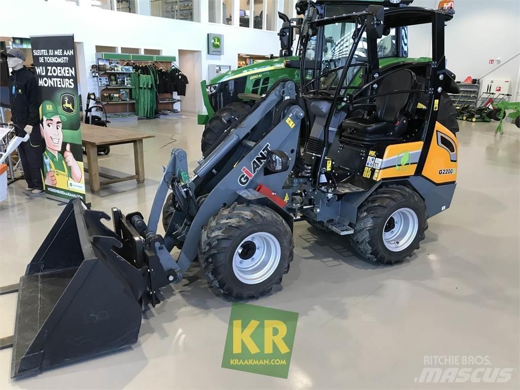 GiANT G2200E Frontlastere og graveredskap
