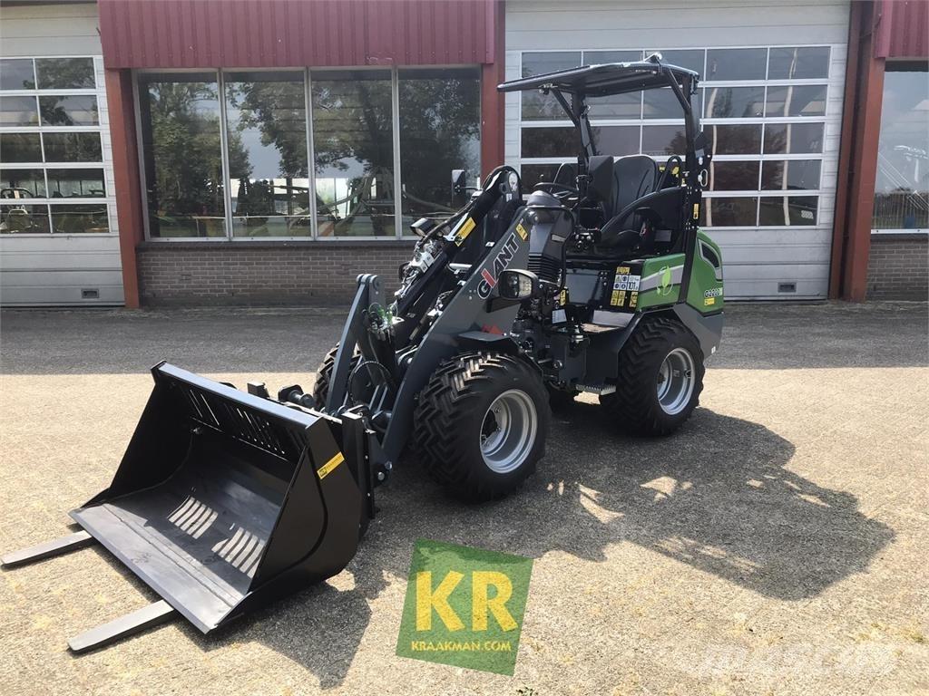 GiANT G2200E Frontlastere og graveredskap