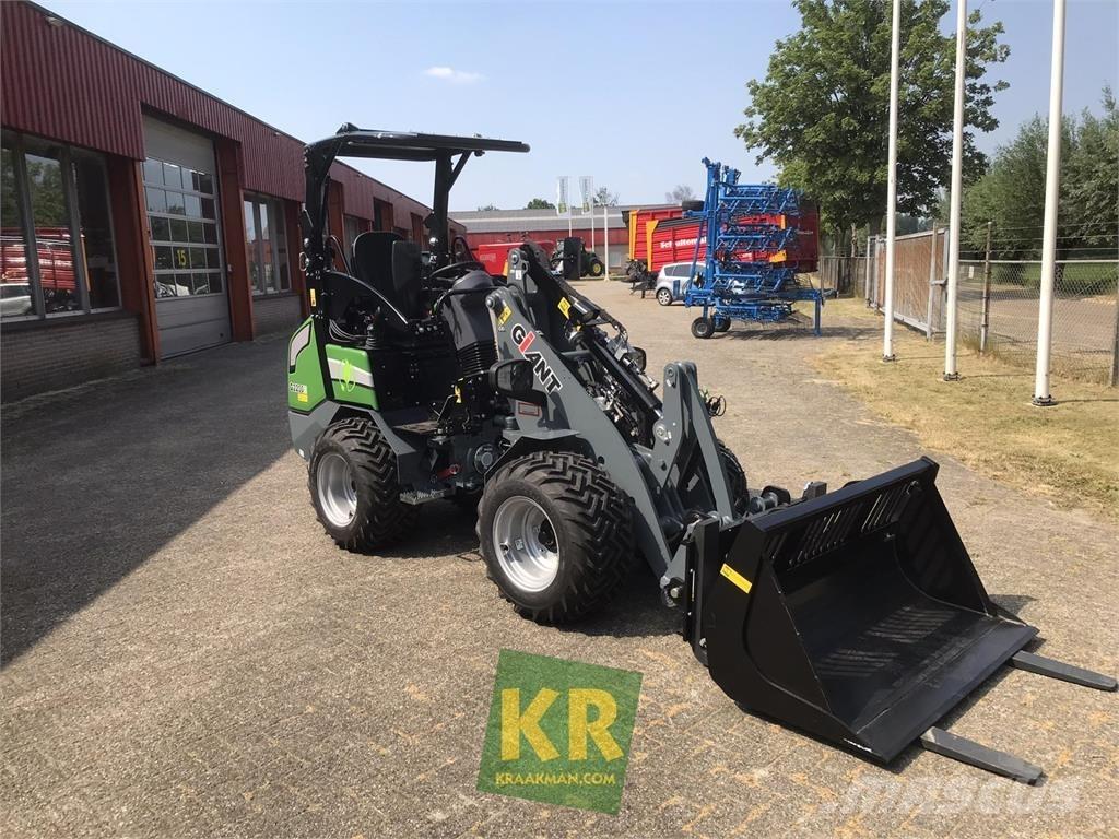 GiANT G2200E Frontlastere og graveredskap