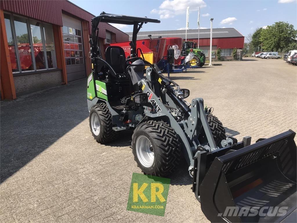 GiANT G2200E Frontlastere og graveredskap