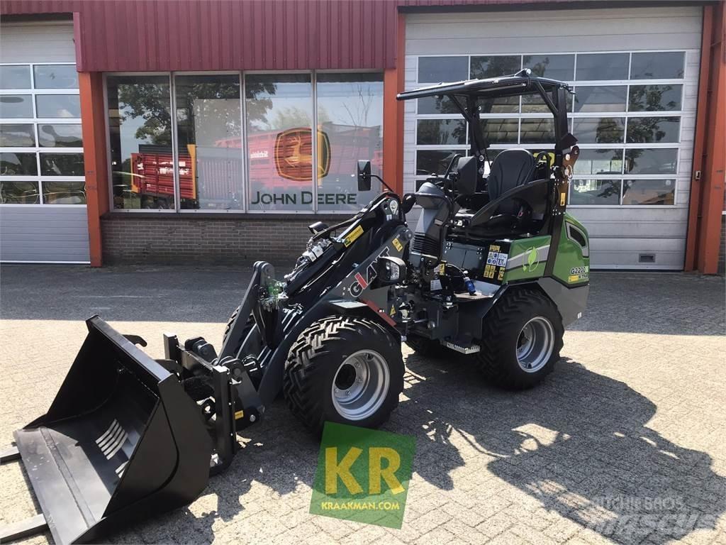 GiANT G2200E Frontlastere og graveredskap