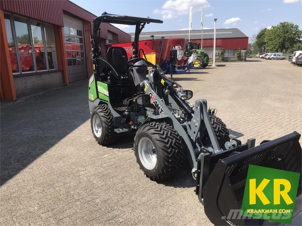 GiANT G2200E Frontlastere og graveredskap
