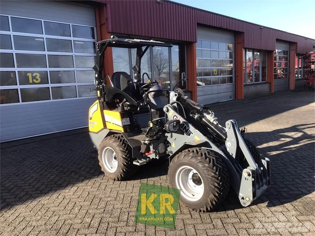 GiANT G2200E Frontlastere og graveredskap