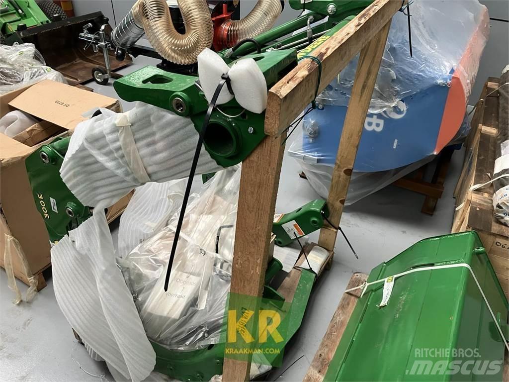 John Deere 300E Frontlastere og graveredskap