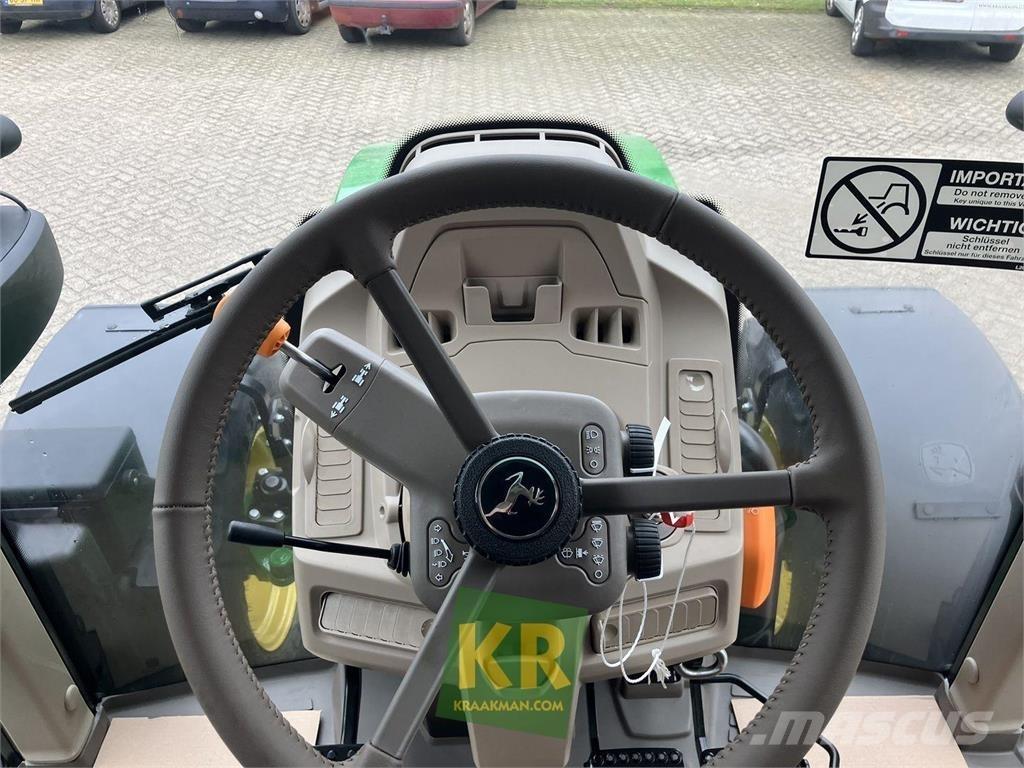John Deere 6090M Traktorer