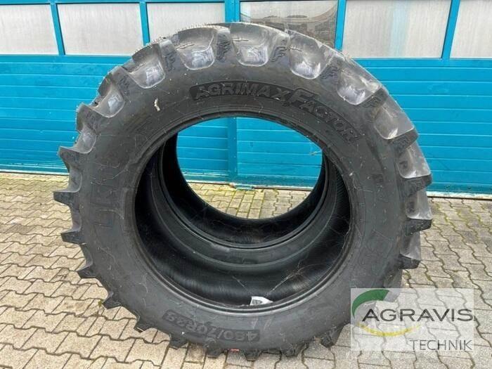 BKT 480/70-R38 Dekk, hjul og felger