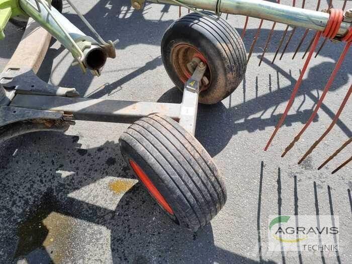 CLAAS LINER 2700 Raker og høyvendere