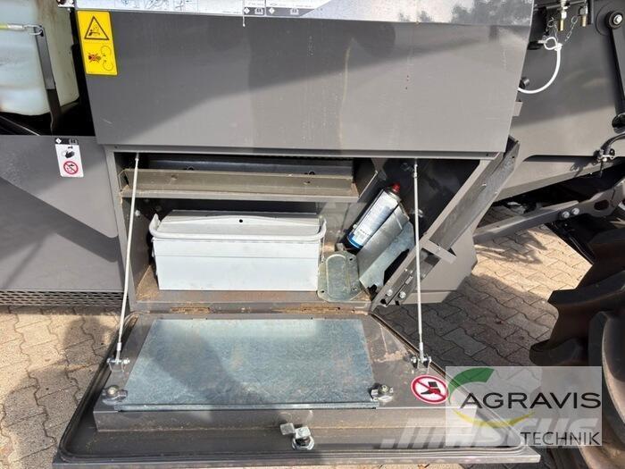 CLAAS TRION 650 Skurtreskere