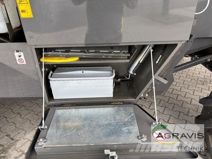 CLAAS TRION 660 Skurtreskere