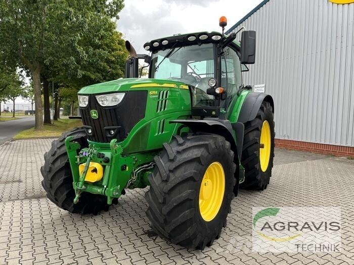 John Deere 6215 R Traktorer