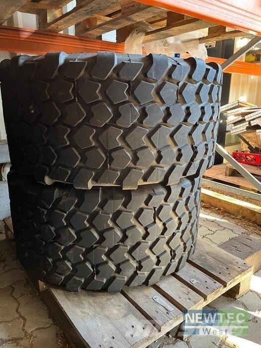  KR445/45R19.5 Dekk, hjul og felger