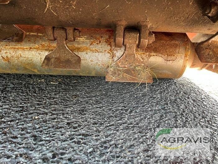 Kuhn BP 28 Beitepussere og toppkuttere