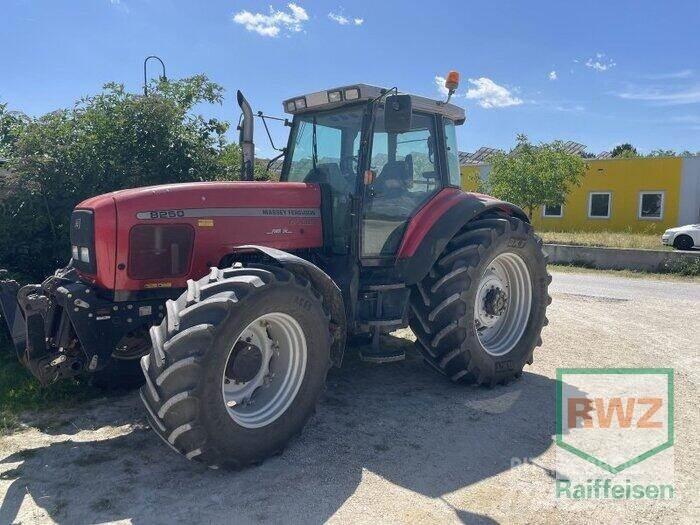Massey Ferguson 8250-4 Traktorer
