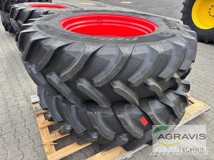 Pirelli KR 520/85R42 Dekk, hjul og felger