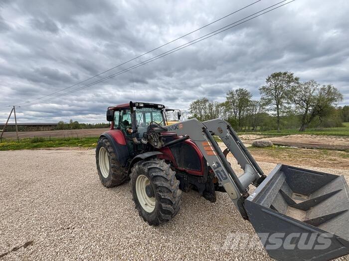 Valtra T130 Traktorer