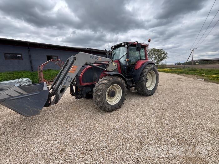 Valtra T130 Traktorer