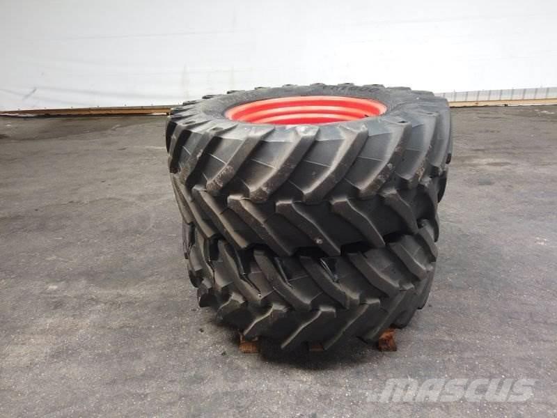 BKT 540 / 65 R30 Dekk, hjul og felger