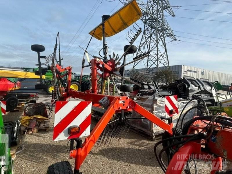 Fella TS 1402 Svanser