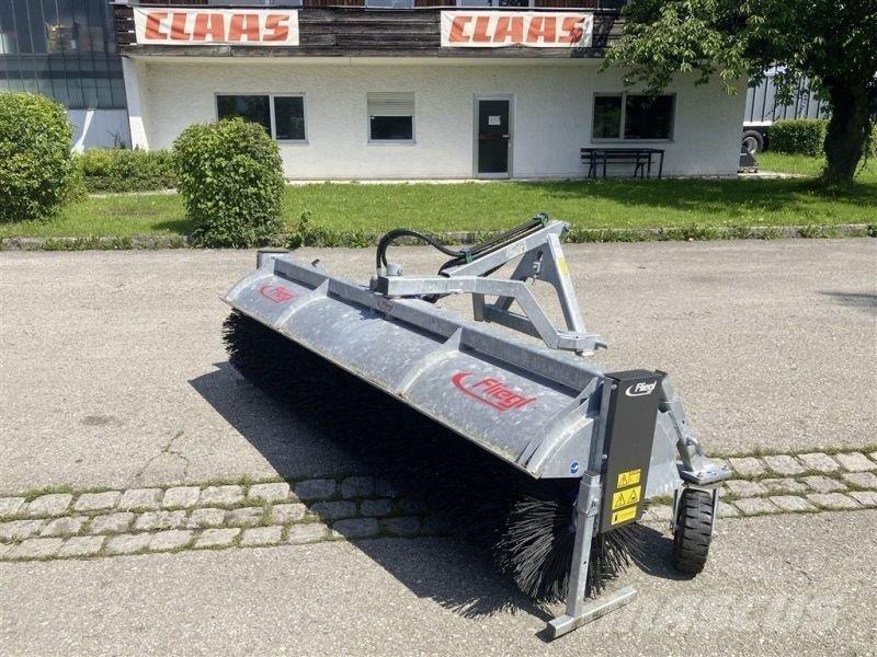 Fliegl TYP 700 Feiemaskiner