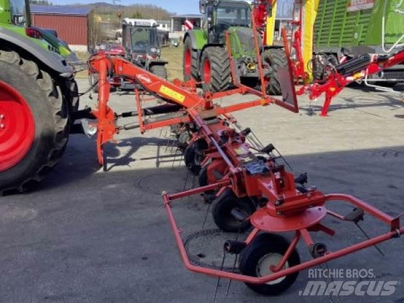 Kuhn GF 7702 Raker og høyvendere