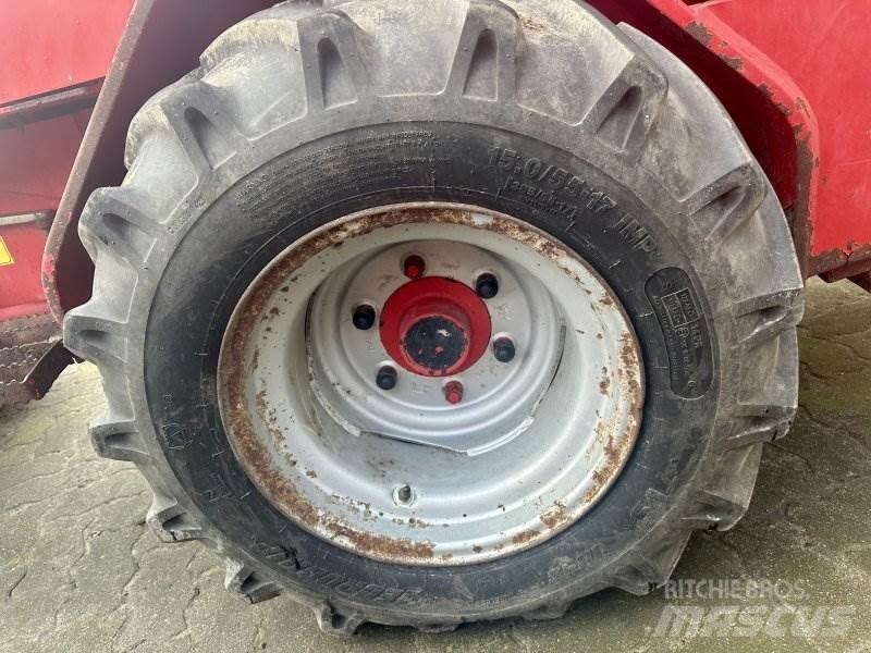 Schäffer 3550 Frontlastere og graveredskap