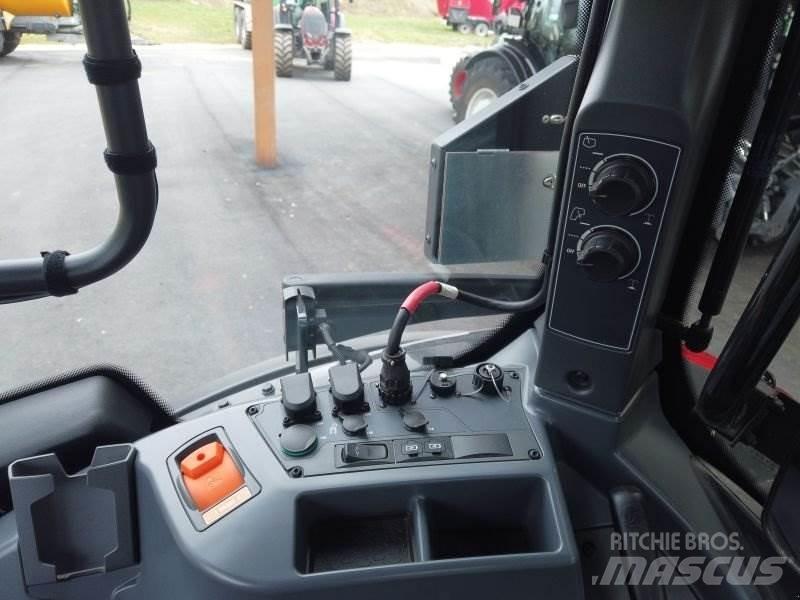 Valtra Q305 Traktorer