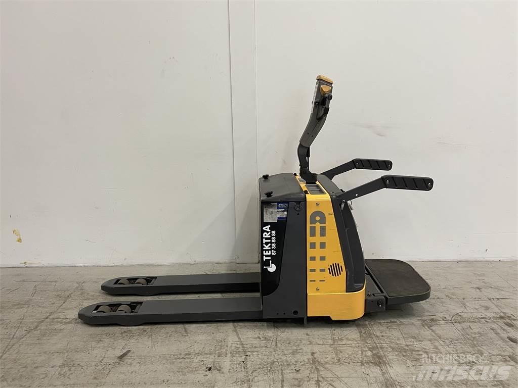 Atlet TLP200 Lavtløftende truck med platform