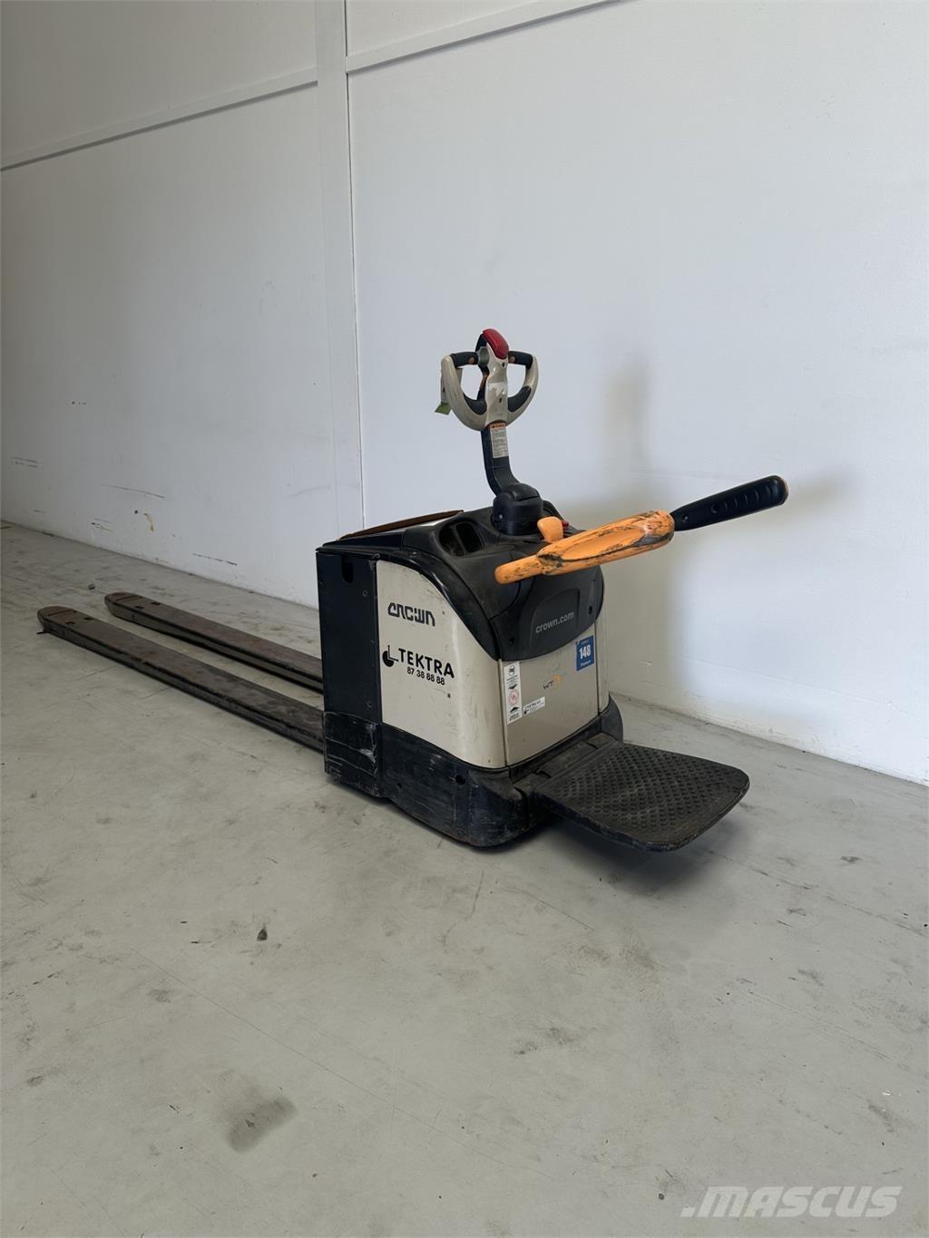 Crown WT3040 Lavtløftende truck med platform