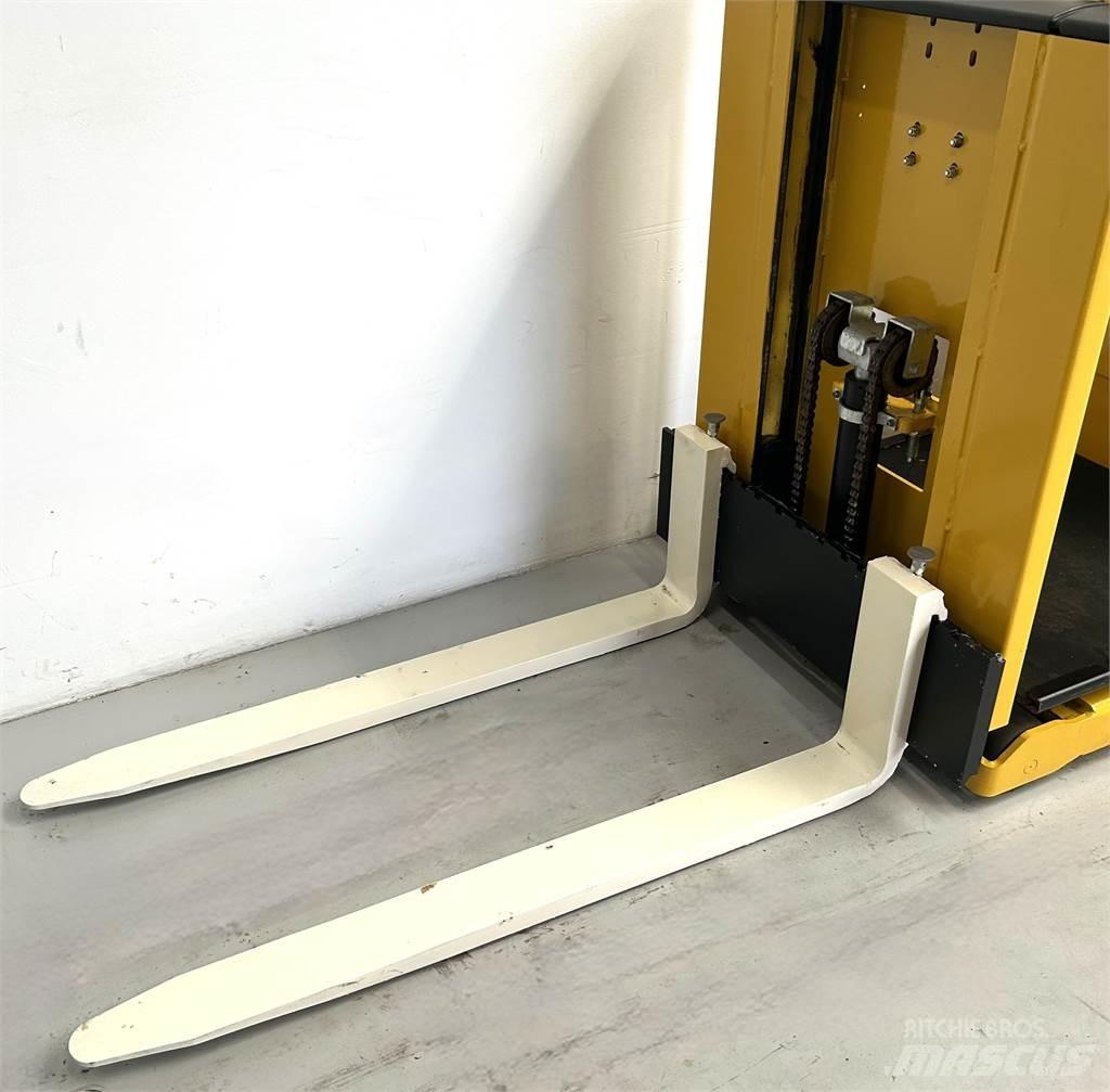 Hyster K1.0L Middelsløftende plukketruck