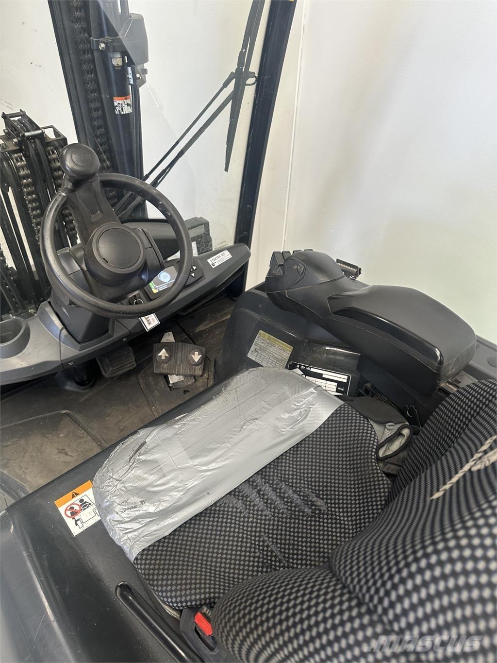 Mitsubishi FB35N Elektriske trucker