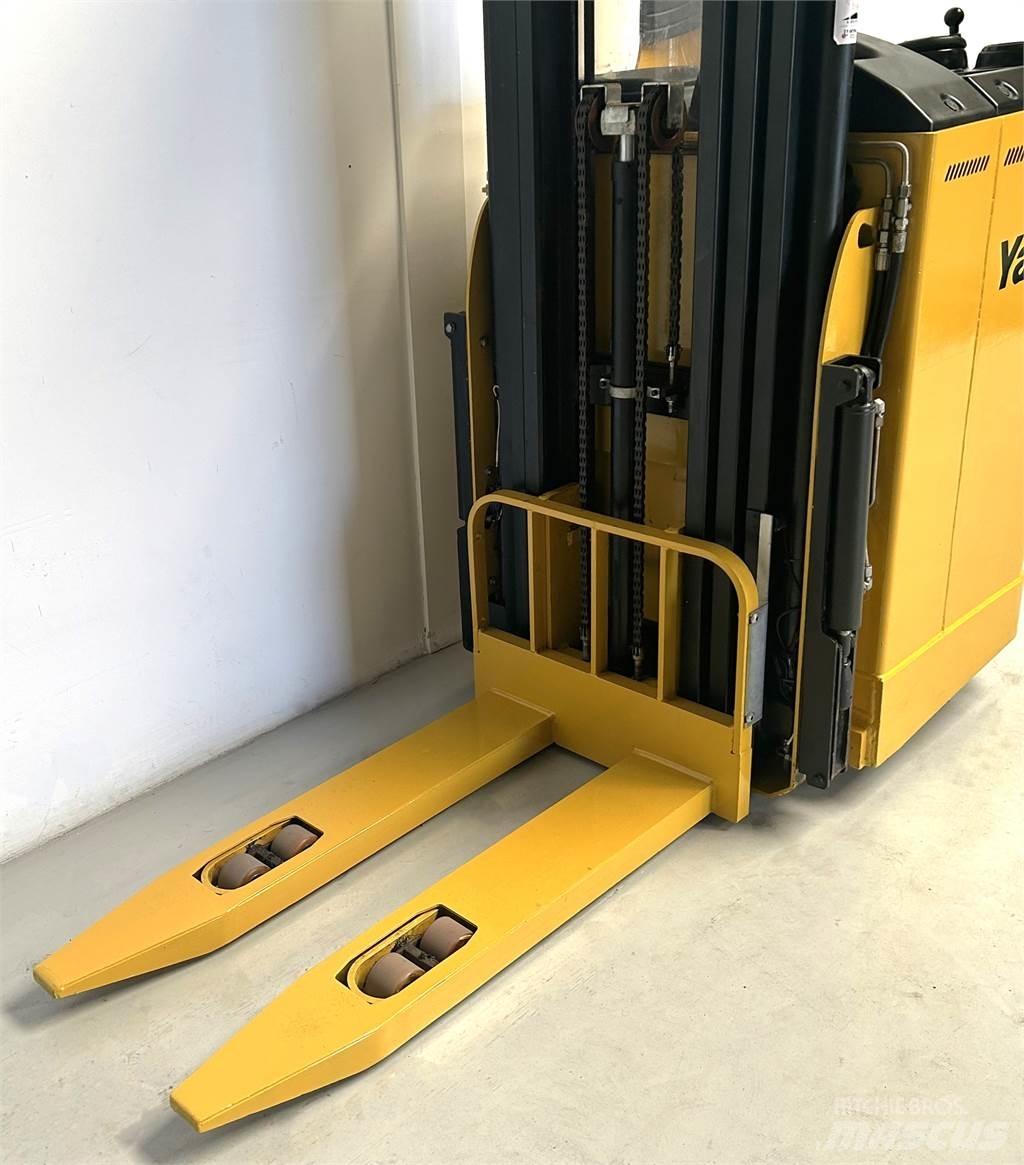 Yale SMS12S Stablere