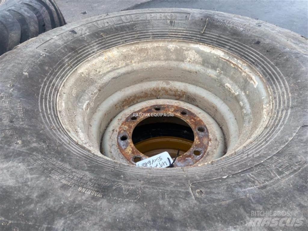 BKT 550/60R22,5 Dekk, hjul og felger