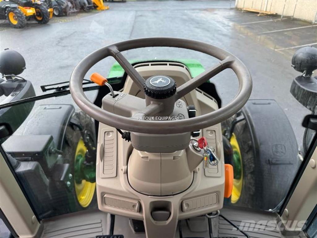 John Deere 6120M Traktorer