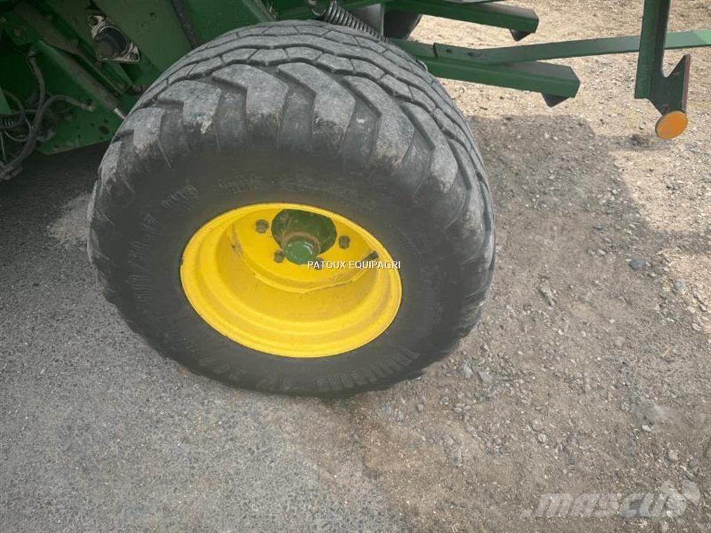 John Deere 864 Rundballepresser