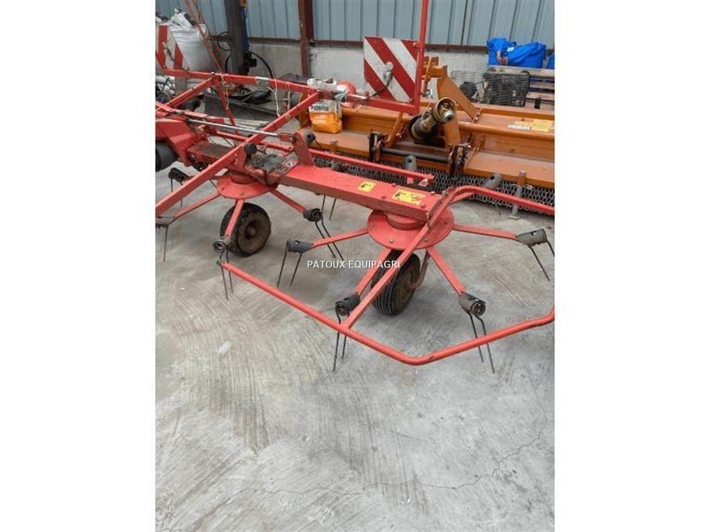 Kuhn GF5202 Raker og høyvendere